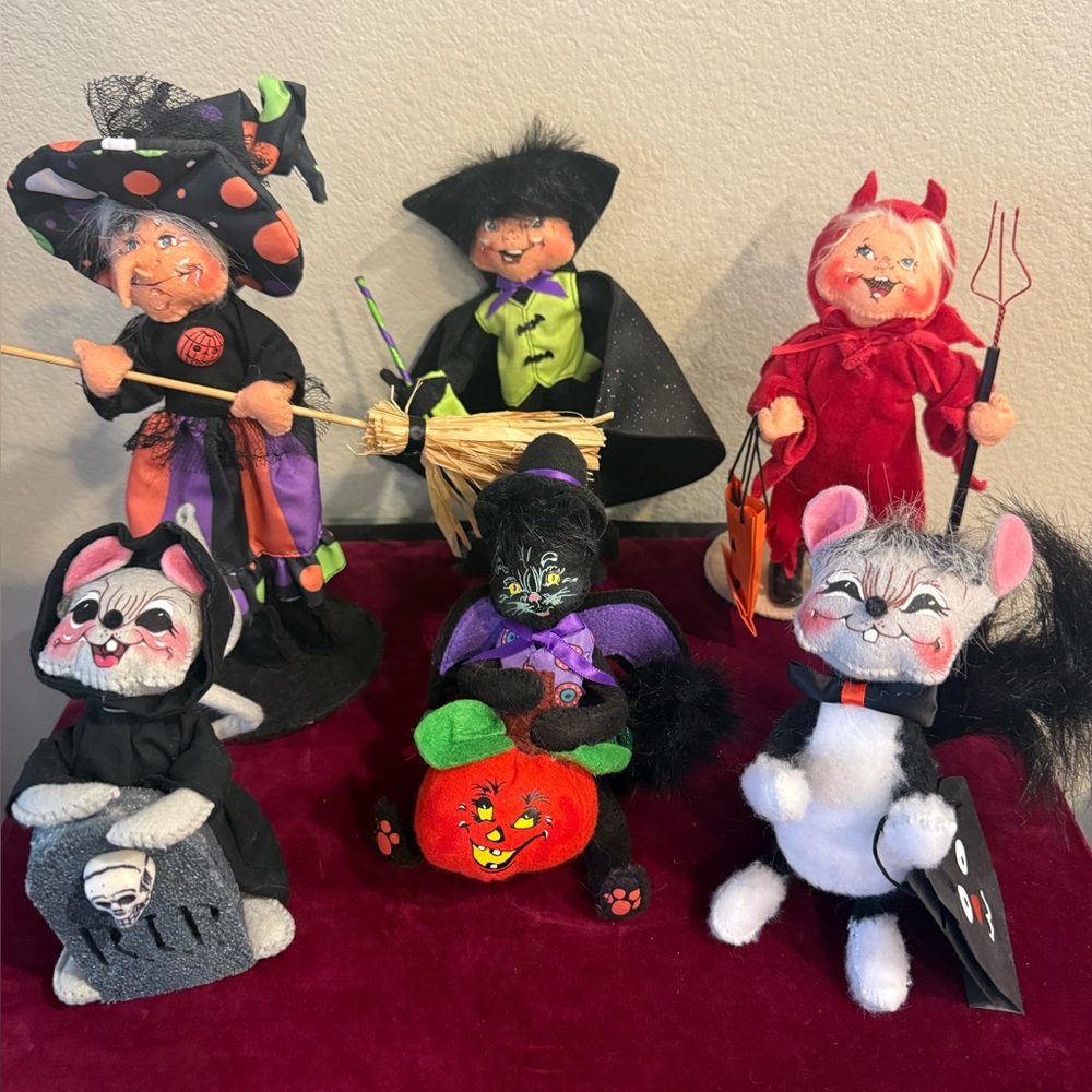 Annalee Halloween Hagatha Witch , Dracula Vampire , Bat Cat .